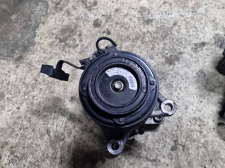компрессор кондиционера BMW 5 серия F07/F10/F11 F10 2011, 2.0 л., N47 D20 C, дизель, АКПП, седан, задний привод, правый руль, 64529225703