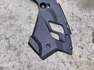 планка под капот BMW 5 серия G30/G31 G30 2018, 2.0 л., B47 D20 A, дизель, АКПП, a300, седан, задний привод, правый руль, 51767349603