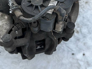 суппорт задний левый BMW X2 F39 2019, 2.0 л., B47 C20 B, дизель, АКПП, mineral-grau metallic, полный привод, правый руль, 6883027
