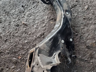 кулак задний правый BMW 1 серия F40 2021, 1.5 л., B38 A15 A, бензин, АКПП, misano-blau metallic (0c1d), хетчбэк 5 дв., передний привод, правый руль, 6898964