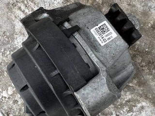 подушка крепления двигателя BMW 5 серия G30/G31 [рестайлинг] G31 2021, 2.0 л., B47 D20 B, дизель, АКПП, 475 black-sapphire metallic, универсал, задний привод, правый руль, 6883514