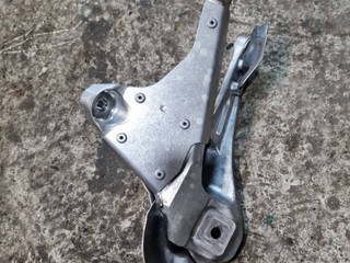 кронштейн двигателя BMW M4 F82/F83 F82 2016, 3.0 л., S55 B30 A, бензин, робот, купе, правый руль, 2284204