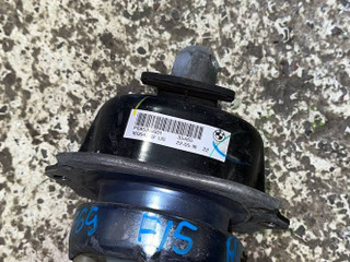 подушка крепления двигателя BMW X5 F15 2018, 3.0 л., N57 D30 B, дизель, АКПП, 475 (black-sapphire metallic), внедорожник 5 дв., полный привод, 6853106