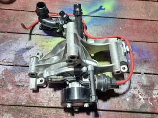 помпа BMW 5 серия G30/G31 [рестайлинг] G30 (2020 - 2026), 2.0 л., B47 D20 B, дизель, задний привод, 8593269