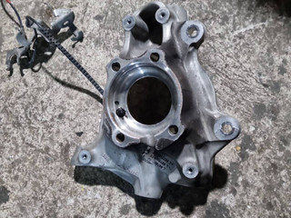 кулак поворотный левый BMW 4 серия G22/G23 G23 2020, 2.0 л., B48 B20 B, бензин, АКПП, кабриолет, 6878611
