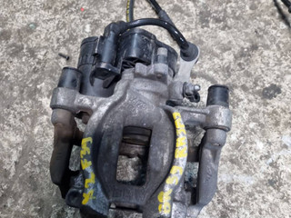 суппорт задний правый BMW X2 F39 2022, 2.0 л., B48 A20 A, бензин, полный привод, 6885538