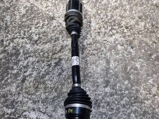 полуось передняя правая (приводной вал, ШРУС) BMW X5 G05 2023, 3.0 л., B58B30, бензин, 8486201