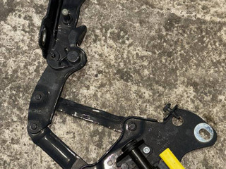 петля капота левая BMW X5 G05 2023, 3.0 л., B58B30, бензин, c36 dravitgrau metallic, полный привод, правый руль, 7418201