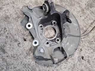 кулак задний левый BMW 2 серия G42 2022, 2.0 л., B47 D20 B, дизель, АКПП, купе, задний привод, 6893971