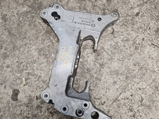 кронштейн КПП BMW M4 G82/G83 G82 2022, 3.0 л., S58B30A, бензин, АКПП, c17 brands-hatch-grey metallic, купе, задний привод, 8089421