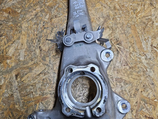 кулак поворотный левый BMW 5 серия G60 2023, 2.0 л., B48B20V, бензин, АКПП, c4p brooklyn grau metallic, седан, задний привод, правый руль, 6898327
