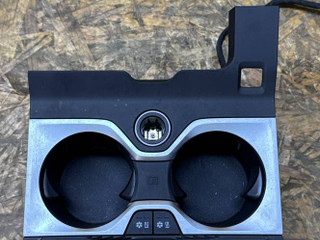 подстаканник BMW X5 G05 [рестайлинг] G05 2024, 3.0 л., B57 D30 B, дизель, АКПП, 475 black saphire metallic, внедорожник 5 дв., полный привод, правый руль, 6827173