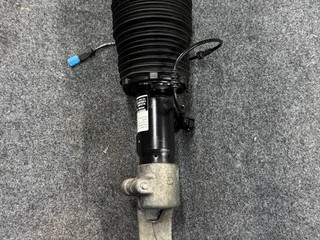 амортизатор передний правый BMW X5 G05 [рестайлинг] G05 2024, 3.0 л., B57 D30 B, дизель, АКПП, 475 black-sapphire metallic, хетчбэк 5 дв., полный привод, правый руль, 6892426