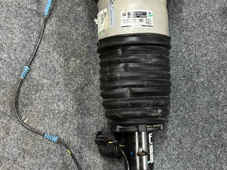амортизатор задний правый BMW X5 G05 [рестайлинг] G05 2024, 3.0 л., B57 D30 B, дизель, АКПП, 475 black-sapphire metallic, хетчбэк 5 дв., полный привод, правый руль, 6869038