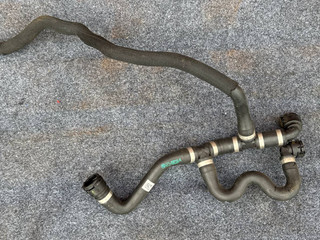 патрубок радиатора BMW M4 G82/G83 G82 2022, 3.0 л., S58B30A, бензин, АКПП, c4p (brooklyn grey metallic), купе, полный привод, правый руль, 8096448