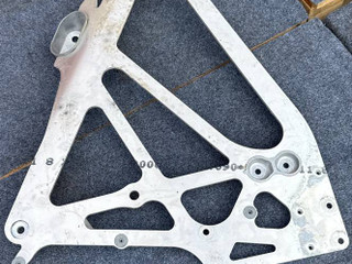 распорка кузова BMW M4 G82/G83 G82 2022, 3.0 л., S58B30A, бензин, АКПП, c4p (brooklyn grey metallic), купе, полный привод, правый руль, 9504173