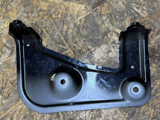 крепление ( кронштейн ) крыла BMW X5 G05 [рестайлинг] G05 2024, 3.0 л., B57 D30 B, дизель, АКПП, 475 black-sapphire metallic, хетчбэк 5 дв., полный привод, правый руль, 7418219