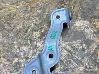 крепление ( кронштейн ) крыла BMW M4 G82/G83 G82 2022, 3.0 л., S58B30A, бензин, АКПП, c4p (brooklyn grey metallic), купе, полный привод, правый руль, 7486806