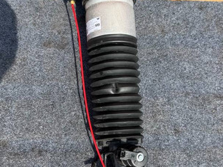 амортизатор передний левый BMW 7 серия G70 2024, 3.0 л., B57 D30 B, дизель, АКПП, carbonschwarz metallic (416), седан, полный привод, 5A44643