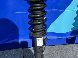амортизатор задний левый BMW X5 G05 [рестайлинг] G05 2024, 3.0 л., B57 D30 B, дизель, АКПП, 475 black saphire metallic, внедорожник 5 дв., полный привод