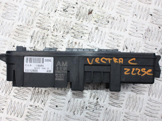 блок предохранителей Opel Vectra C 2002, 2.2 л., Z 22 SE, бензин, седан