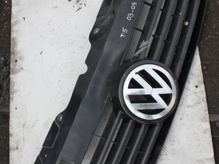 решетка радиатора Volkswagen Transporter T5 2008