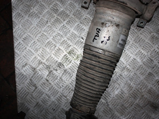пневмостойка задняя Volkswagen Touareg 1 поколение 2005
