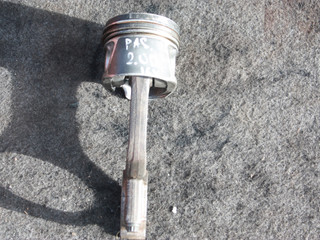 шатун Volkswagen Passat B6 2005, 2.0 л., BKD, дизель