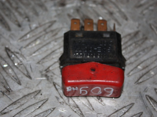 кнопка аварийной сигнализации Mercedes-Benz 4x2 1992