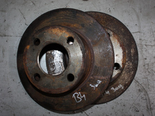 диск тормозной задний Audi 80 8C/B4 1994, 2.0 л., бензин