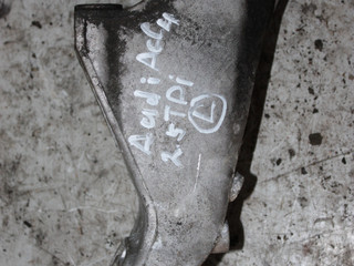 кронштейн двигателя Audi A6 4A/C4 1994, 2.5 л., дизель