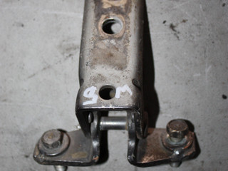 петля двери Mitsubishi Outlander 1 поколение 2004, 2.0 л., бензин