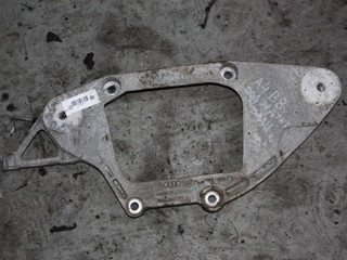 кронштейн редуктора Audi A4 B8/8K 2008, 3.0 л., дизель