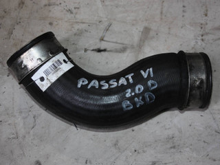 патрубок интеркулера Volkswagen Passat B6 2008, 2.0 л., BKD, дизель