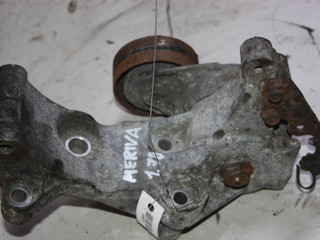 кронштейн генератора Opel Meriva 1 поколение (A) 2004, 1.7 л., дизель