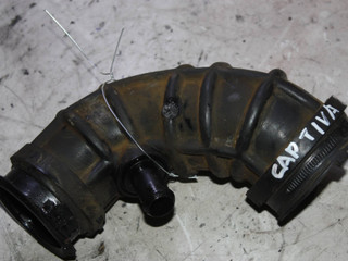 патрубок воздушного фильтра Chevrolet Captiva 1 поколение 2009, 2.0 л., дизель