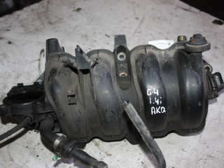 коллектор впускной Volkswagen Golf 4 поколение 2001, 1.4 л., бензин