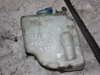 бачок омывателя Volkswagen Golf 3 поколение 1998