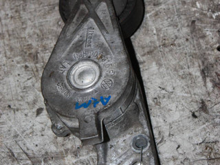 натяжитель Volkswagen Bora 1 поколение (1998 - 2005), 1.9 л., дизель, 038903315F