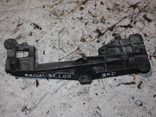 кронштейн клапана EGR Volkswagen Passat B6 (2005 - 2010), 2.0 л., дизель, 03G131159