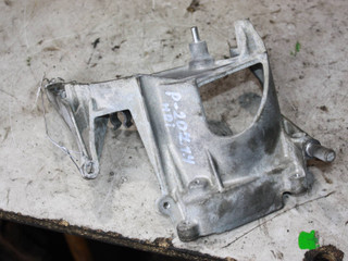 кронштейн ТНВД Peugeot 207 1 поколение (2006 - 2009), 1.4 л., дизель, 9672309580