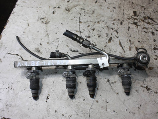 форсунка Audi A4 B5 (1994 - 1999), 1.8 л., бензин, 07813355
