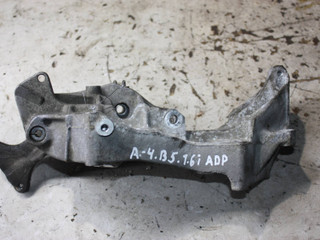 кронштейн (крепление) Audi A4 B5 (1994 - 1999), 1.8 л., бензин, 058145523