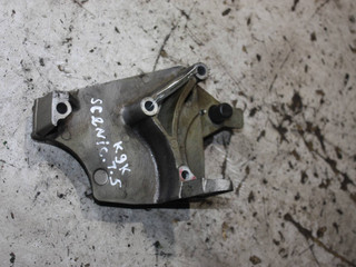 кронштейн двигателя Renault Scenic 2 поколение (2003 - 2006), 1.5 л., дизель, 820040866