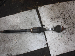 полуось передняя правая (приводной вал, ШРУС) Volvo S60 1 поколение 2003, 2.5 л., бензин, АКПП, P86892, 8689224