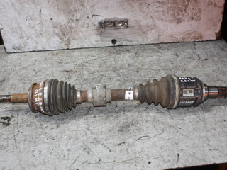 полуось передняя левая (приводной вал, ШРУС) Toyota RAV4 3 поколение (XA30) (2005 - 2008), 2.2 л., дизель