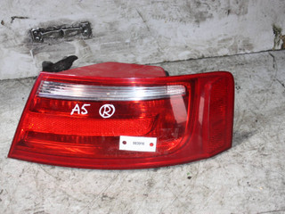 фонарь задний правый Audi A5 8T 2008, 8T0945096