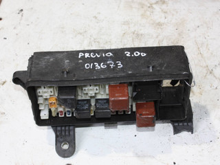 блок предохранителей Toyota Previa 2 поколение XR30 (2000 - 2003), 2.0 л., дизель