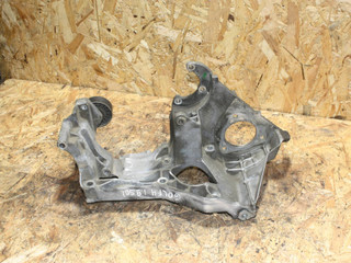 кронштейн генератора Volkswagen Golf 4 поколение (1997 - 2006), 1.9 л., дизель, 038903143