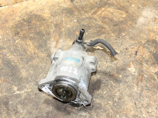 насос вакуумный Toyota Corolla Verso 1 поколение E121 (2001 - 2004), 2.0 л., дизель, 2930027010